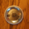 Rückseite I love my Job Button mit Magnet auf Holz